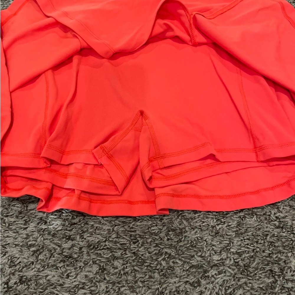 Blogilates NWT criss cross skort with slit medium - Picture 3 of 4